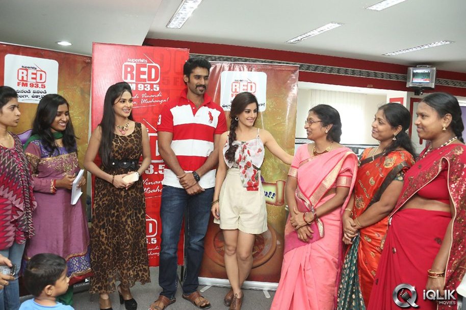 Maine-Pyar-Kiya-Movie-Team-at-Red-FM